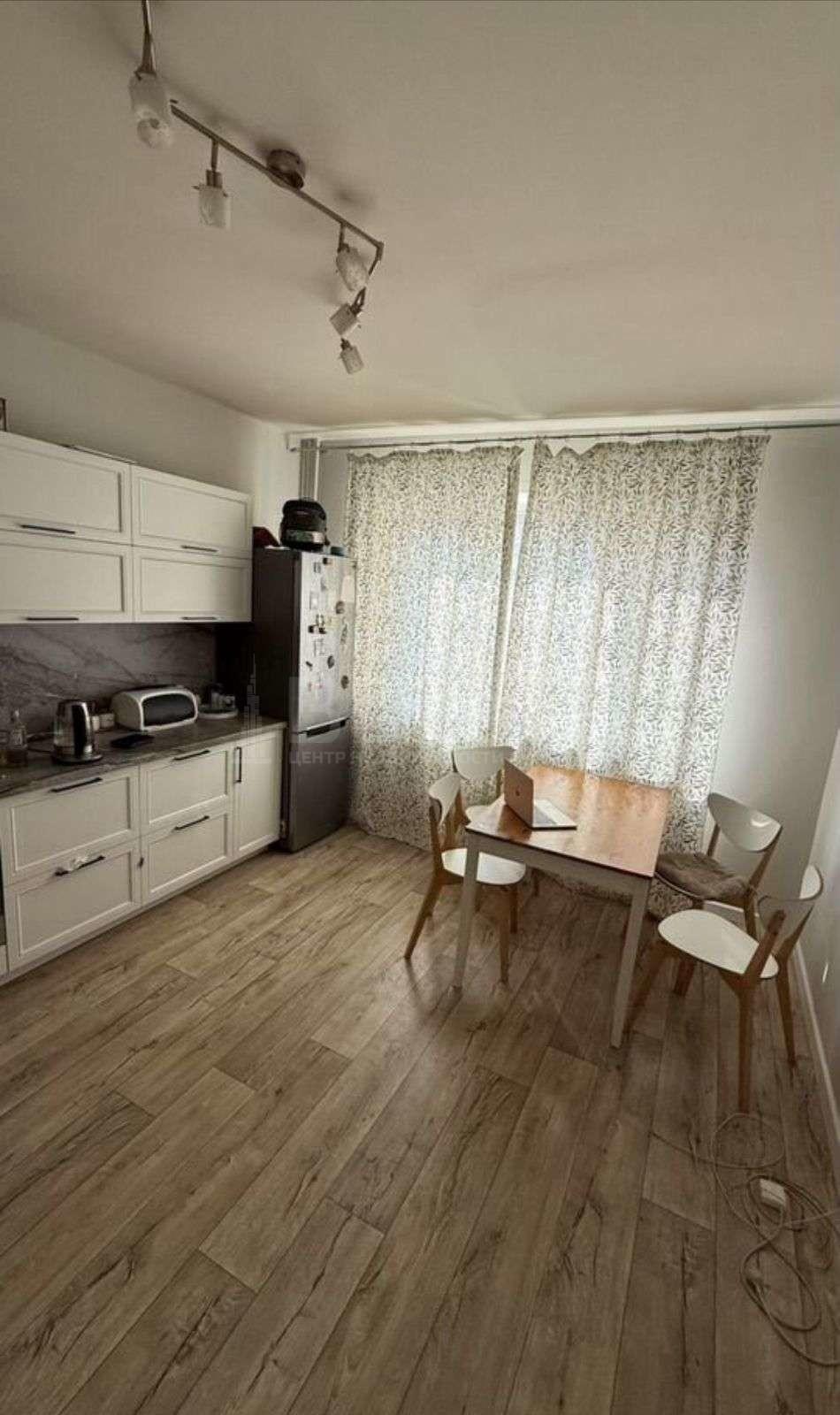 Фото 4 комнатная квартира 102 м2 этаж 8/10: 2