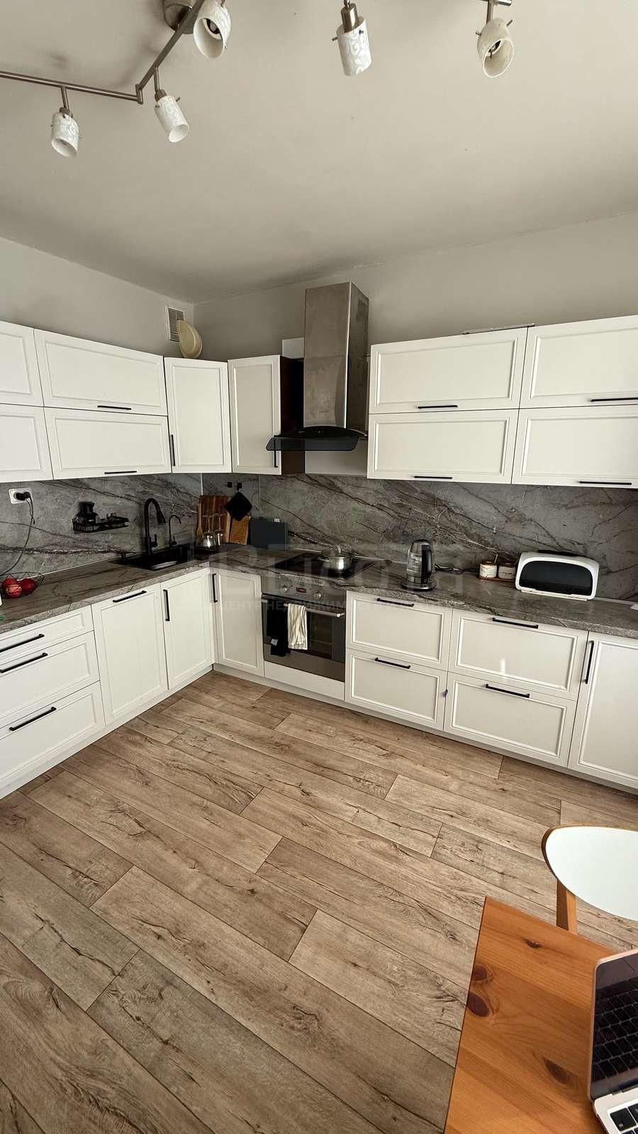 Фото 4 комнатная квартира 102 м2 этаж 8/10: 3