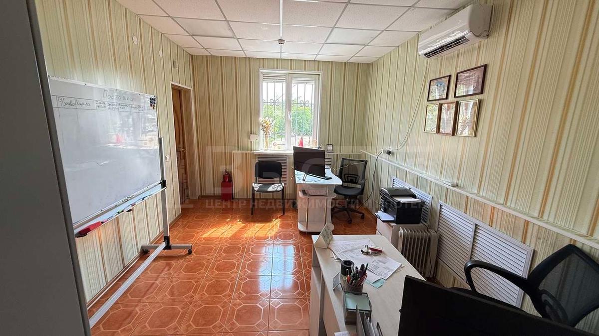 Фото Помещения свободного назначения 198 м2, этаж null, этажность 3: 3