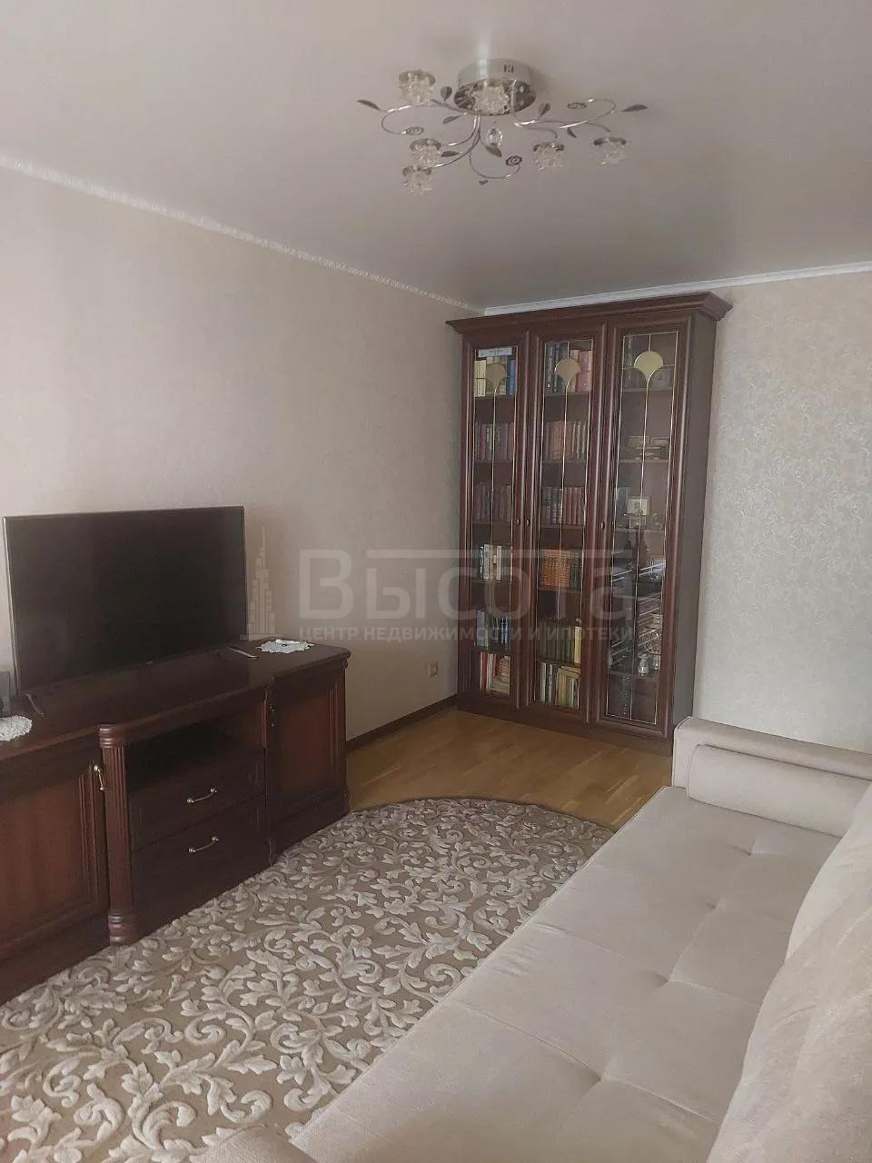 Фото 3 комнатная квартира 95 м2 этаж 4/8: 1