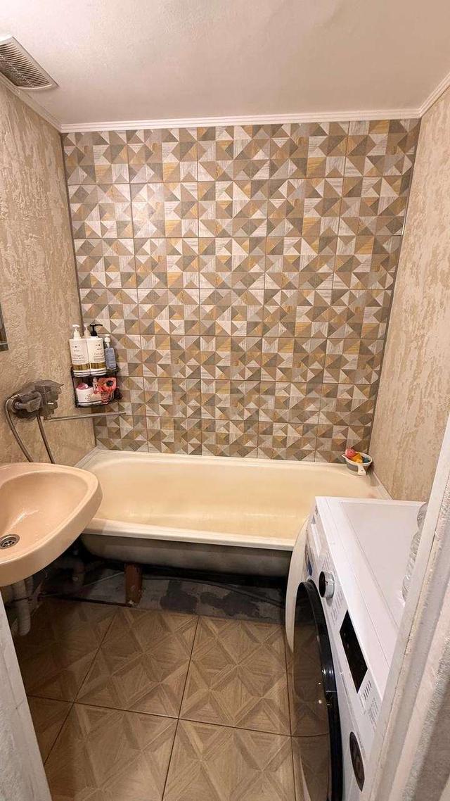 Фото 1 комнатная квартира 37.8 м2 этаж 2/9: 8