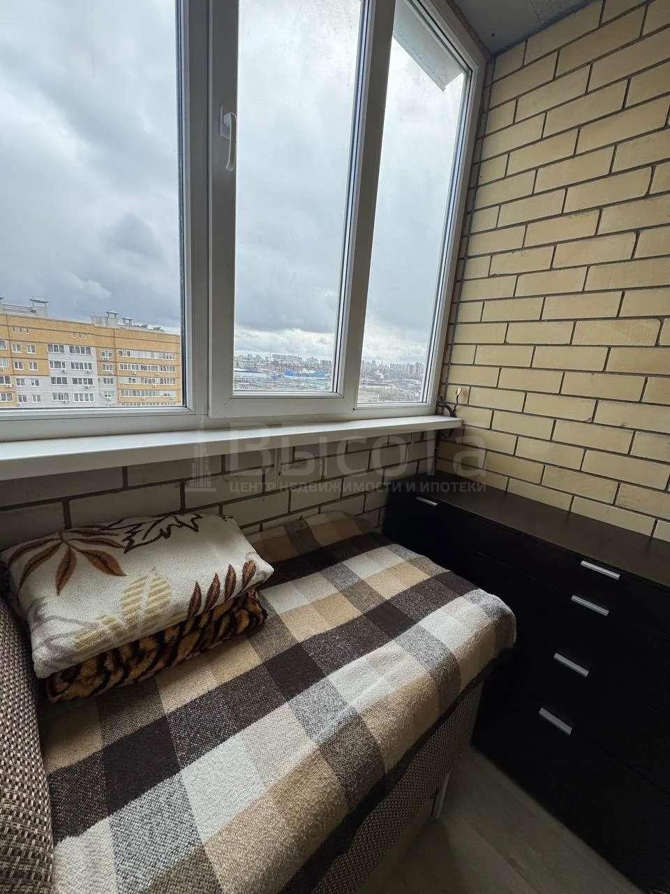 Фото 1 комнатная квартира 28.4 м2 этаж 16/17: 16